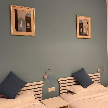 Pension Bertolin บาร์เซโลนา ภายนอก รูปภาพ