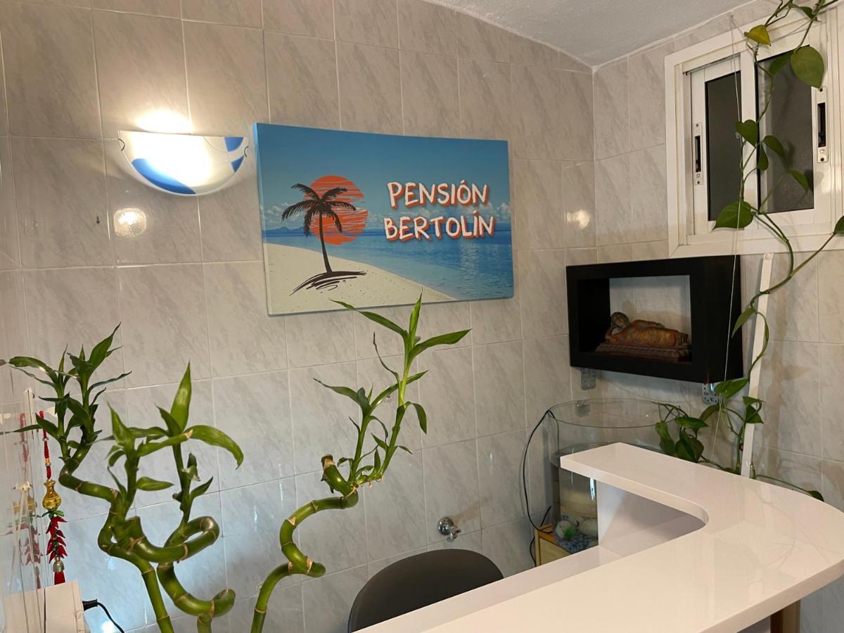 Pension Bertolin บาร์เซโลนา ภายนอก รูปภาพ
